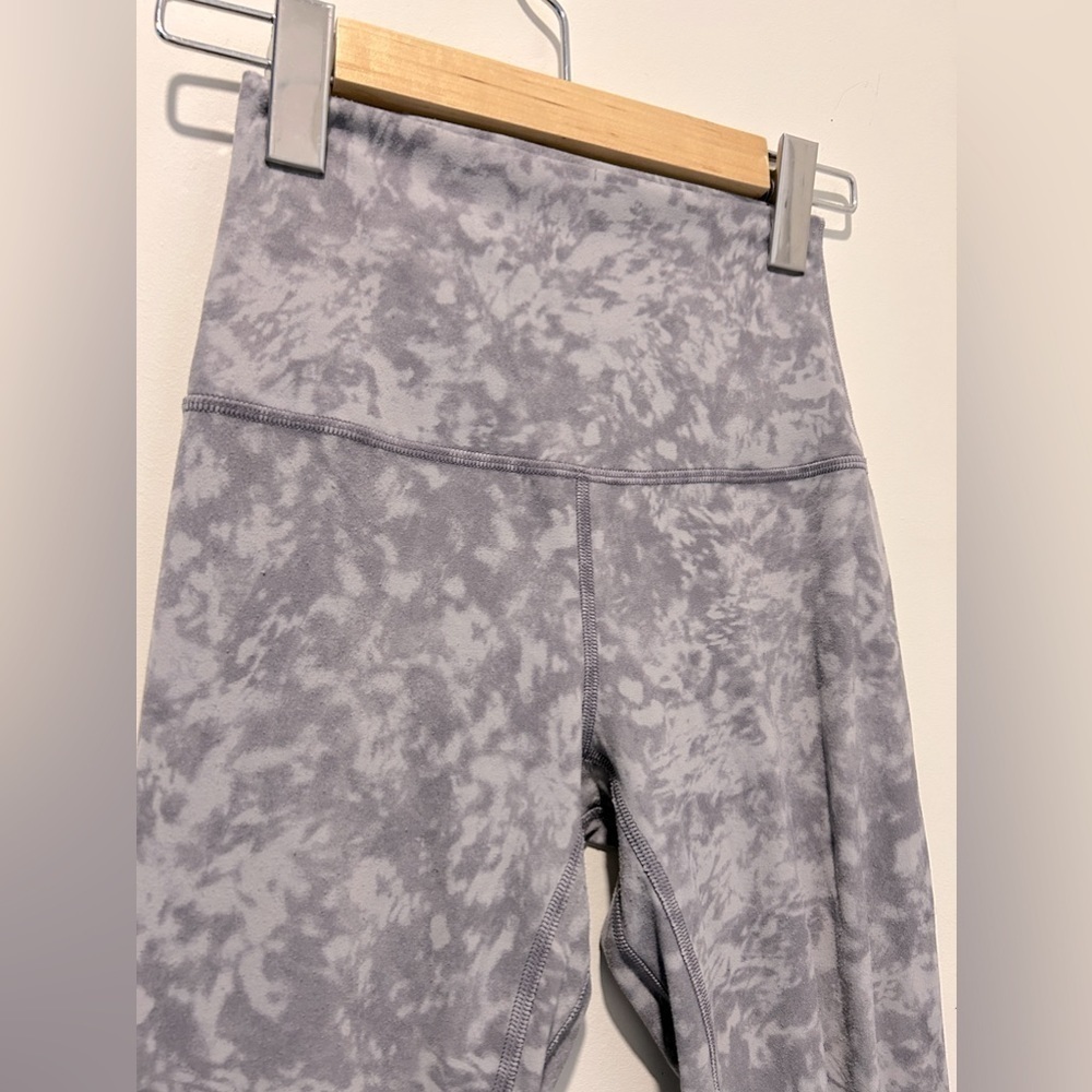 Lululemon Align Crop *21" Summer Shade Ice Grey Multi - size 2 - Picture 4 of 7
